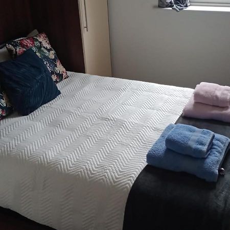 Notting Hill Next Door Bedroom In The Share Flat لندن المظهر الخارجي الصورة
