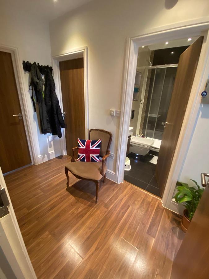 Notting Hill Next Door Bedroom In The Share Flat لندن المظهر الخارجي الصورة